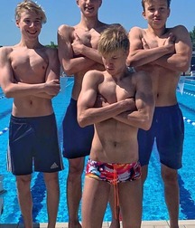 bros barechested 5d1e98a3e22dc.jpg