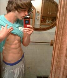 show those abs 5d21fb24e5bcd.jpg