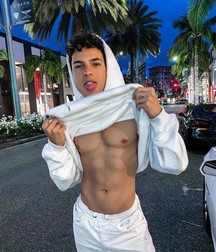 show those abs 5d21fb3956e2f.jpg