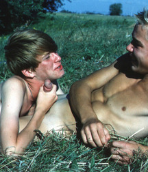 bros bucknaked 5d2e3af756e73.jpg