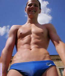 skimpy 5d3f8c33d75a3.jpg
