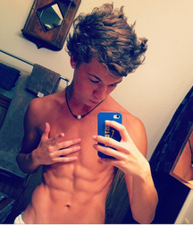 self shots 5d41b3feba2a2.jpg