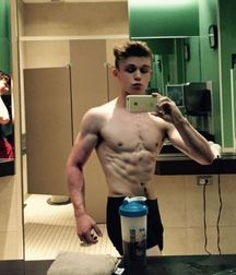 self shots 5d41b3ffecb17.jpg