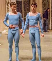 classy bulges 5d4d8b8d92911.jpg