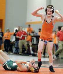 wrestlers  5d5ebb561515f.jpg