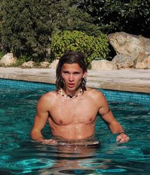 longhairf lads 5d81210ca91fc.jpg
