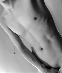 naked 5d83782bbd308.jpg