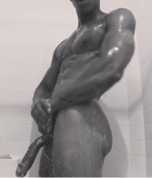 naked 5d837832805c7.png