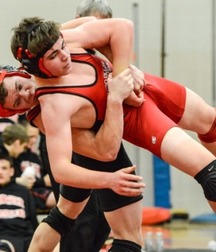 wrestling action 5d8e2641cf483.jpg