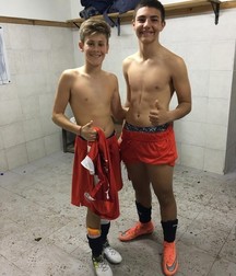 topless teens 5d8ffd02bc1ca.jpg