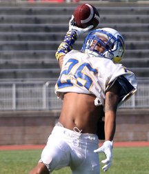 fab football abs 5da2493a823f7.jpg
