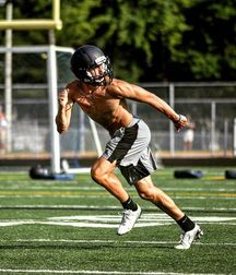 fab football abs 5da2493fa688c.jpg