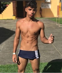short shorts 5da249cbb4239.jpg