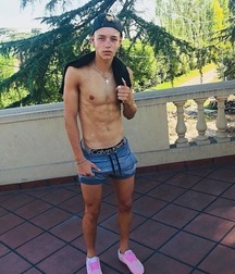 short shorts 5da249dbbfc1f.jpg