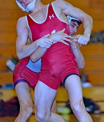 red grapplers 5da8ec4a29061.jpg