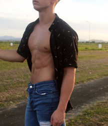 twinks in trousers 5da8ed4b5a8ff.jpg