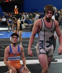 wrestlers bulging 5db06558d5fad.jpg