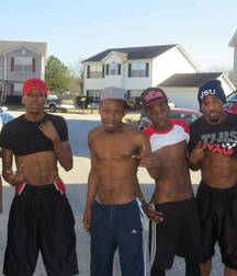 boys bonding 5dbb078488714.jpg