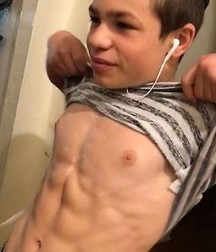 show your six-pack 5dc98b17c1fec.jpg