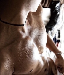 teasing 5dcd73068a1b2.jpg