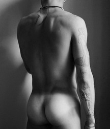 nude review 5dd57c7d6ae09.jpg