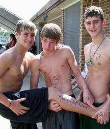 shirtless 5dd7f5af2ed96.jpg