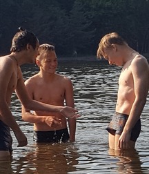 aquaboys 5de91a982b759.jpg