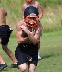 footballers 5dfed6f46e659.jpg