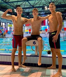 flex those pecs twink boys 5e0cd1f6037bc.jpg