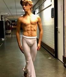 titans in tights 5e2462fe6f408.jpg
