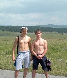 bros with bros 5e2469bb77fa8.jpg