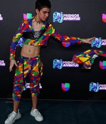 crop-topped twinks boys 5e28897566b22.jpg
