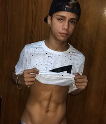 showing sixpacks 5e2da813e94c8.jpg