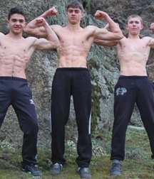 strike a pose - ripped boys 5e3d6add438cc.jpg