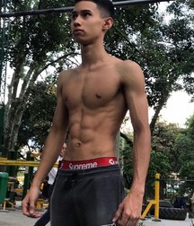 strike a pose - ripped boys 5e3d6af5e80f3.jpg