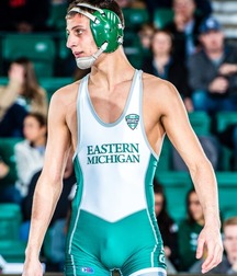 sporting green - athletic hunk twinks  5e3d6b7765a79.jpg