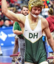 sporting green - athletic hunk twinks  5e3d6b8698da4.jpg