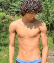 straight moptops shirtless boys 5e4acd7e44c2a.jpg