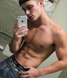 shirtless selfies gay twinks