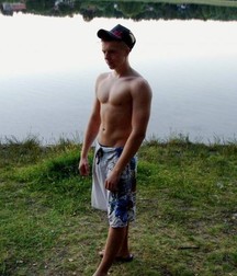 shirtless cap boys 5e7c8d62e5e4d.jpg
