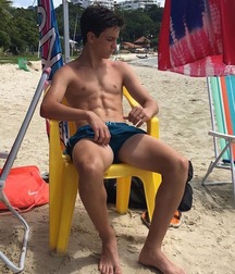sandy twinks 5e8535363a333.jpg