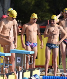 shirtless bros 5e89bfcd3290e.jpg