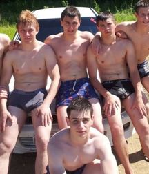 shirtless bros 5e89bfd079919.jpg