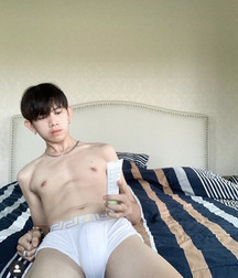 twinks in white 5eaa33f49ec4d.jpg