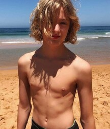 shirtless longhaired twinks 5ebbded82490e.jpg