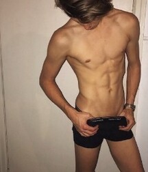 shirtless longhaired twinks 5ebbdee1b4ebe.jpg