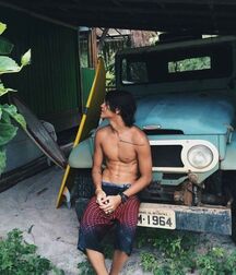 shirtless longhaired twinks 5ebbdee328917.jpg