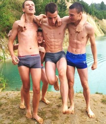 three amigos 2 twinks 5ebfd3ce00700.jpg