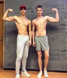 humpday hotties 10 Twinks Gay Porn 5ec55bd1a1390.jpg