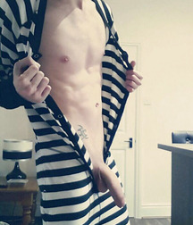 nude review gay porn boys 5ed8f15b7b01b.jpg